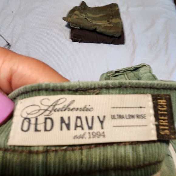 Mini skirts - Picture 2 of 4